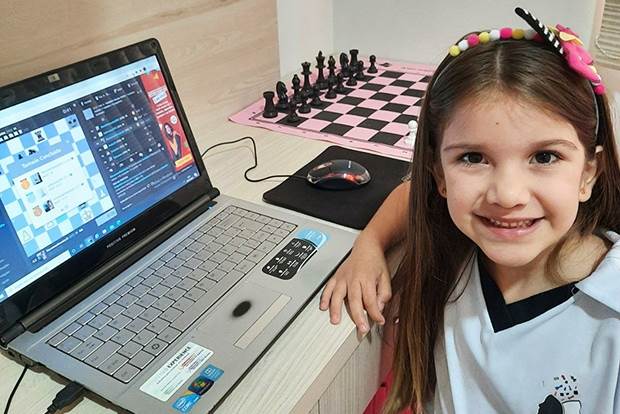 Estudante catarinense conquista primeiro lugar no Campeonato Brasileiro de Xadrez  Escolar